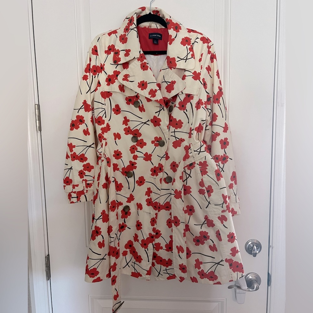 Lands’ End Women’s Poppy rain coat sz L 14-16
